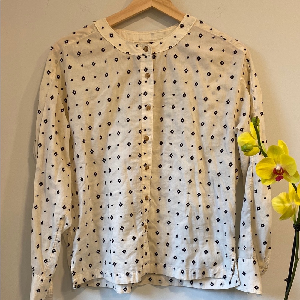 Lou & Grey Cream Top with Black Accents